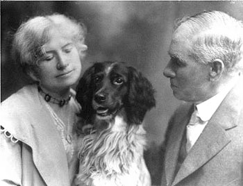 Annie Oakley, Frank Butler and their dog Dave
